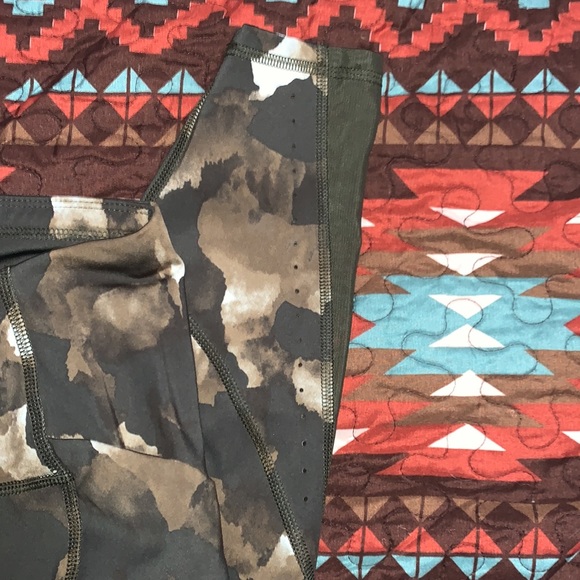 Camo Leggings - Picture 2 of 8